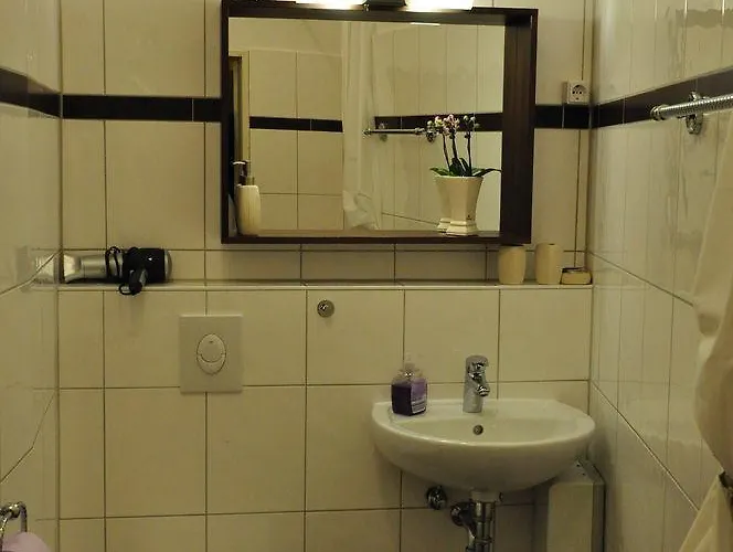 Hotel-pension Charlottenburg بيت ضيافة برلين