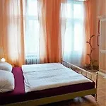 Hotel-pension Charlottenburg 게스트하우스 *